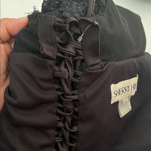 Sherri Hill Black Lace Corset Back Evening Deep V Gown Size 14 - Picture 15 of 15